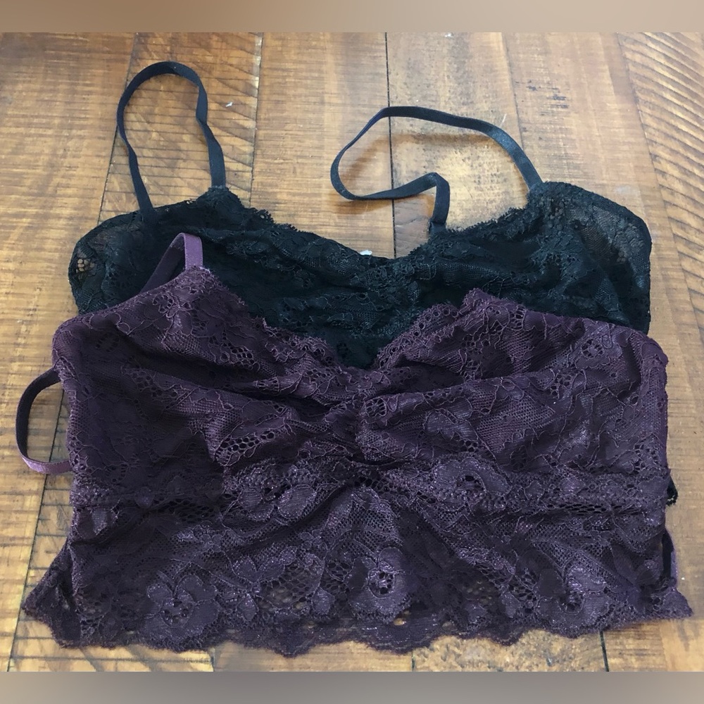 NWOT Trillium TWO Kalani Bralettes in Black and Burgundy - Size S